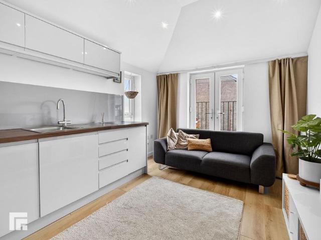 Apartment for rent in Falcon Lodge, Wales
