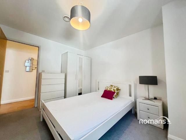 Apartment for rent in Daws Hill, Cressex