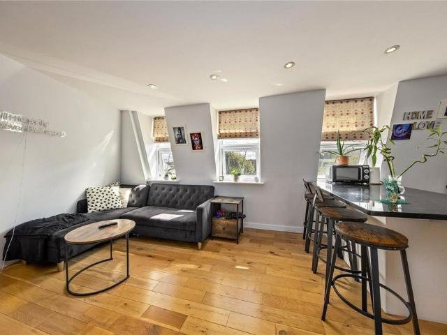 Apartment for rent in North Sheen, Greater London