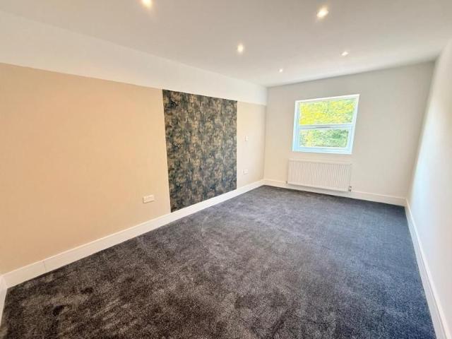 Apartment for rent in Heol-las, Surrey