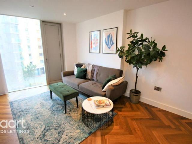 Flat for rent in City Centre, Georgia