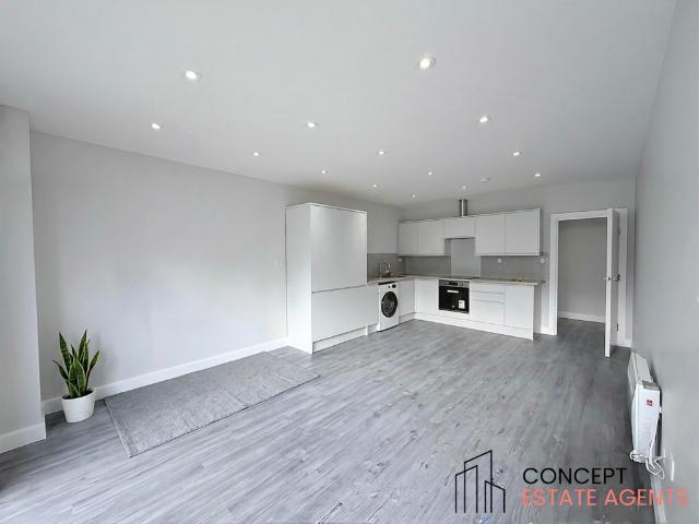 Flat for rent in London Borough of Merton, Greater London