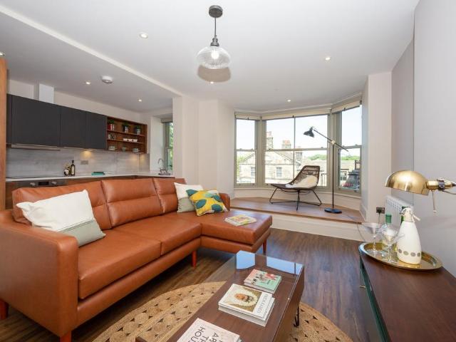 Flat for rent in Farsley, West Yorkshire