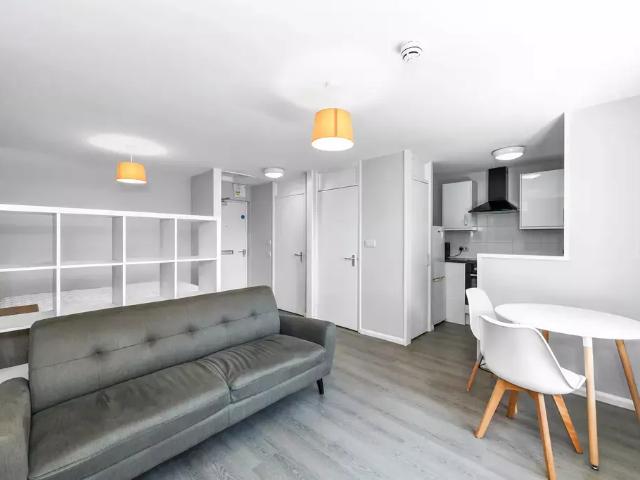 Flat for rent in Clifton, Haddon