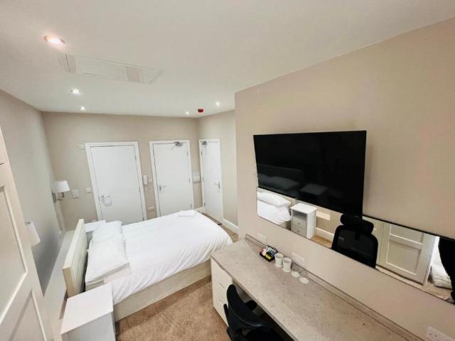 Flat for rent in Baswich, Staffordshire