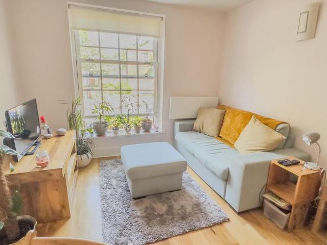 Apartment for rent in Wrenthorpe, Wakefield