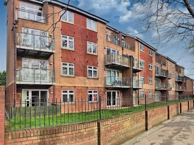 Flat for rent in Avenues, Hull