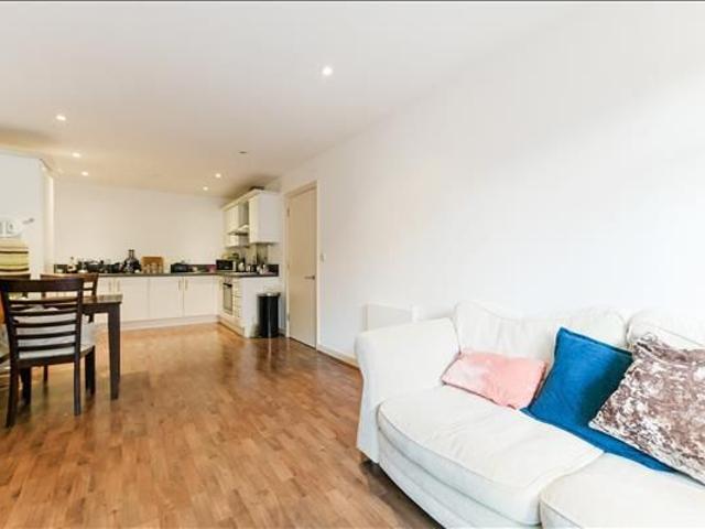 Apartment for rent in London Borough of Merton, Greater London