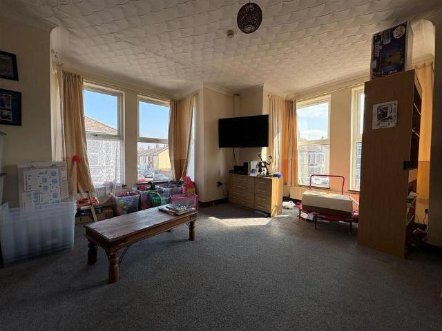 Apartment for rent in Southtown, Stokesby