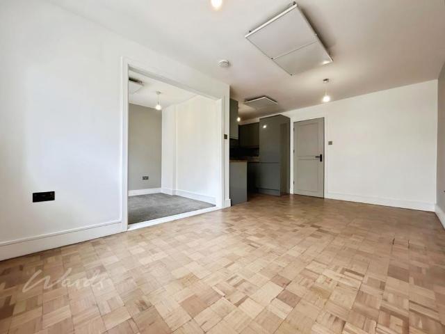Apartment for rent in St James, Sandown Park