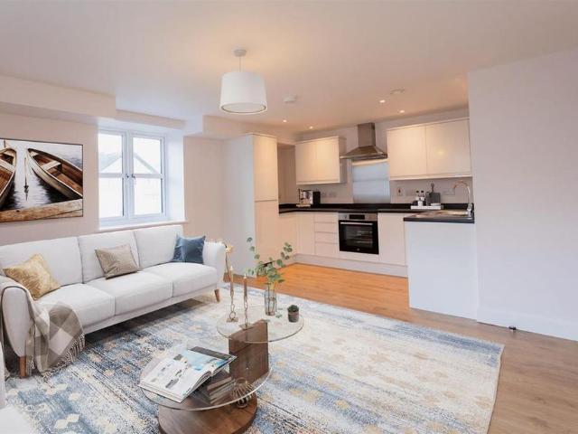 Apartment for rent in Red Hill, Surrey