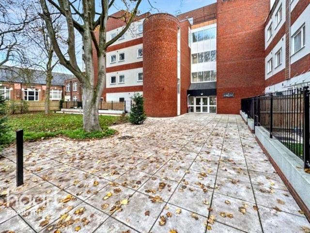Flat for rent in Chipping Hill, Essex