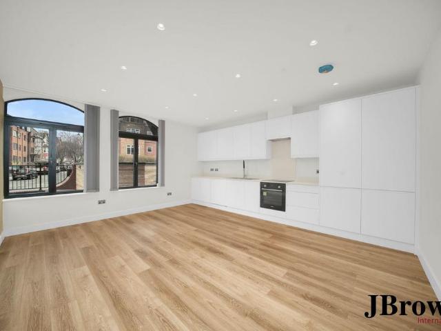 Flat for rent in London Borough of Croydon, Addiscombe