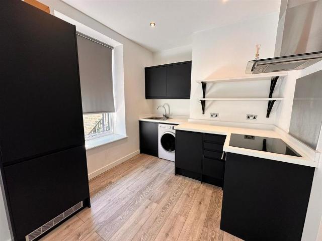 Flat for rent in Brighouse, West Yorkshire