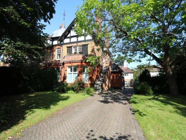 Flat for rent in Surbiton, Greater London
