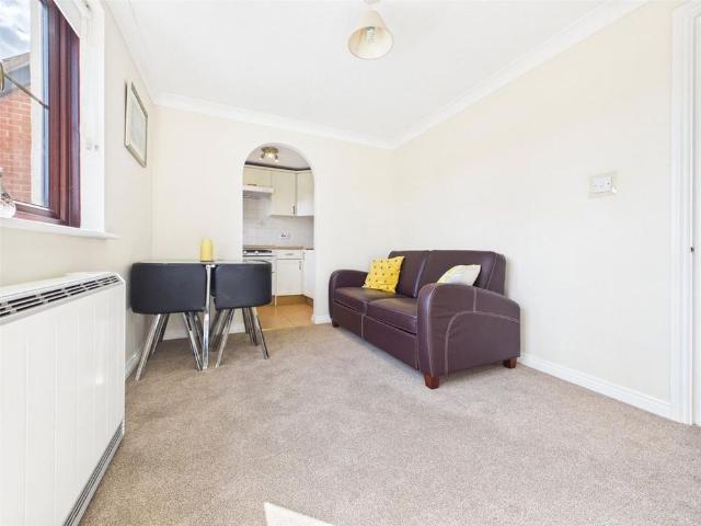 Apartment for rent in London Borough of Hounslow, Greater London