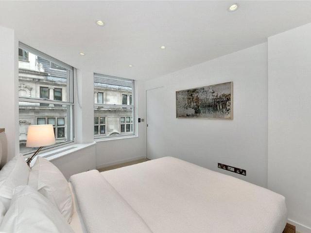 Apartment for rent in Denham, Denham Green