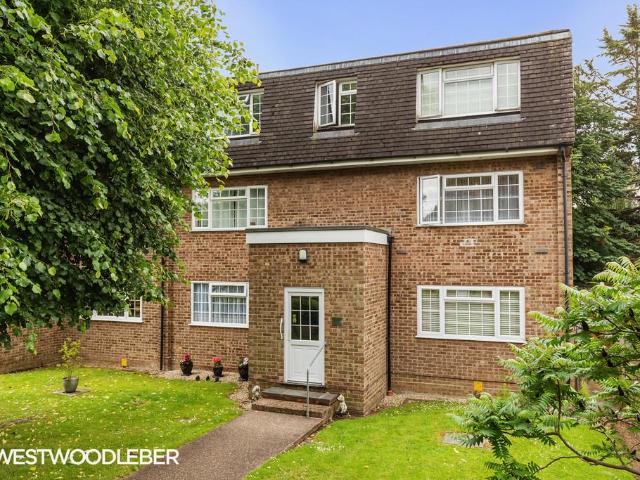 Flat for rent in Broxbourne, Hertfordshire