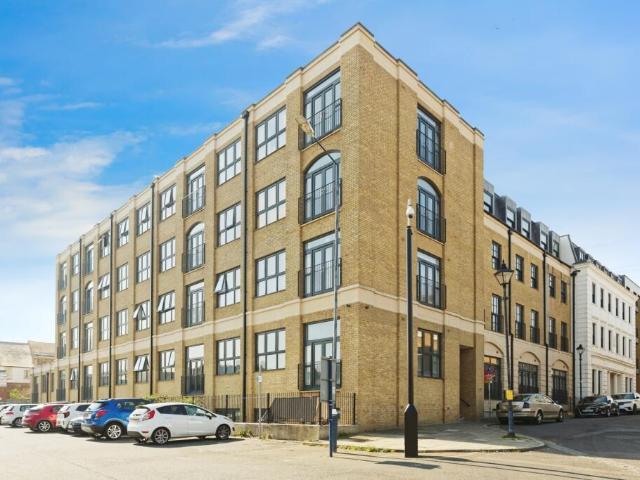 Flat for rent in East Cliff, Acol