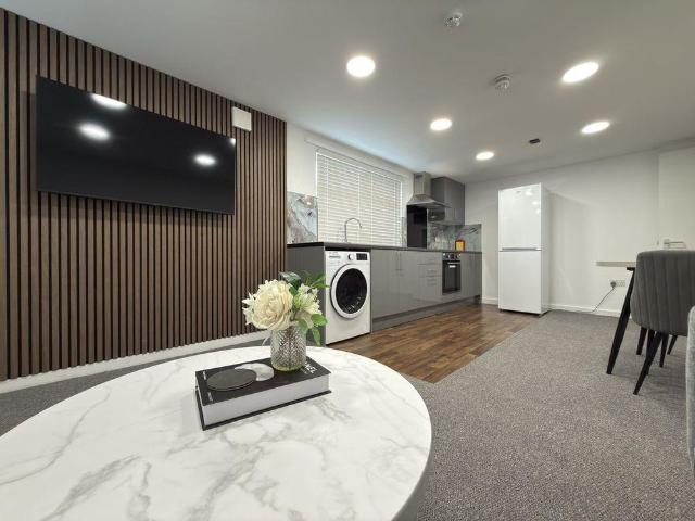 Apartment for rent in Lindley, West Yorkshire