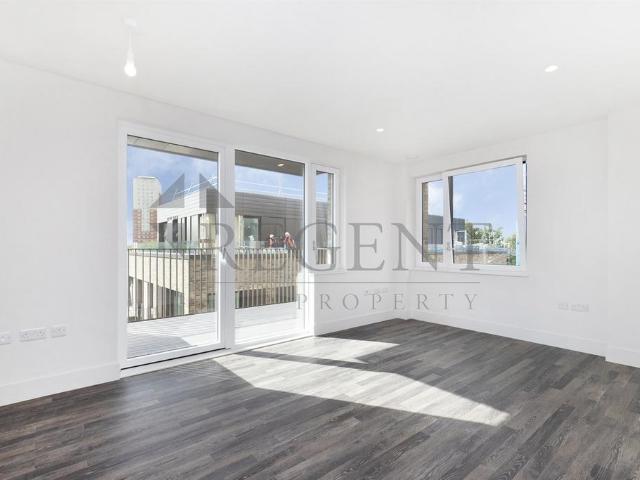 Flat for rent in London Borough of Lewisham, New Cross