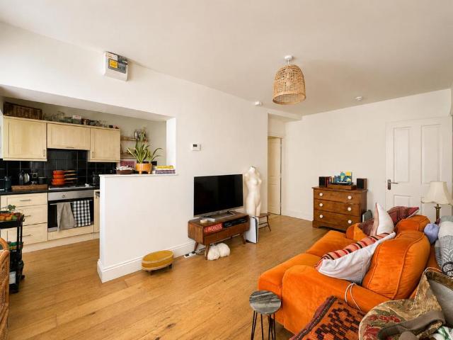 Apartment for rent in Aldrington