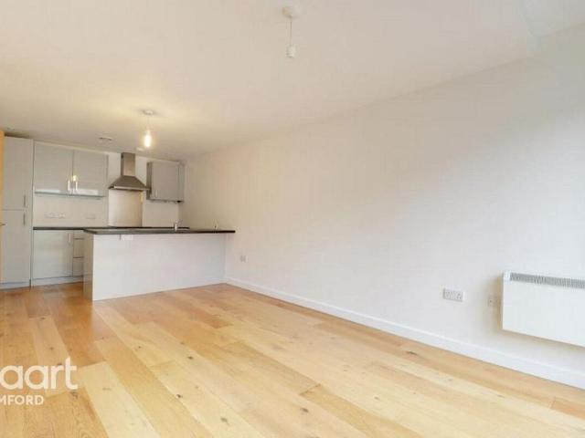 Apartment for rent in Gidea Park, Greater London