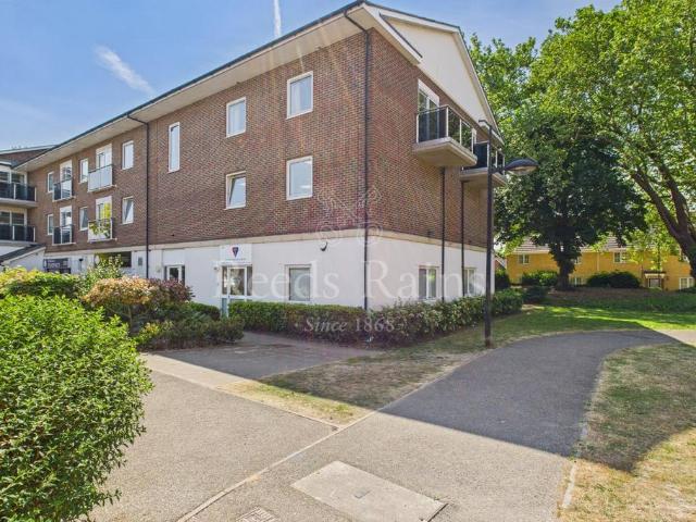 Flat for rent in Maypole, Monks Orchard