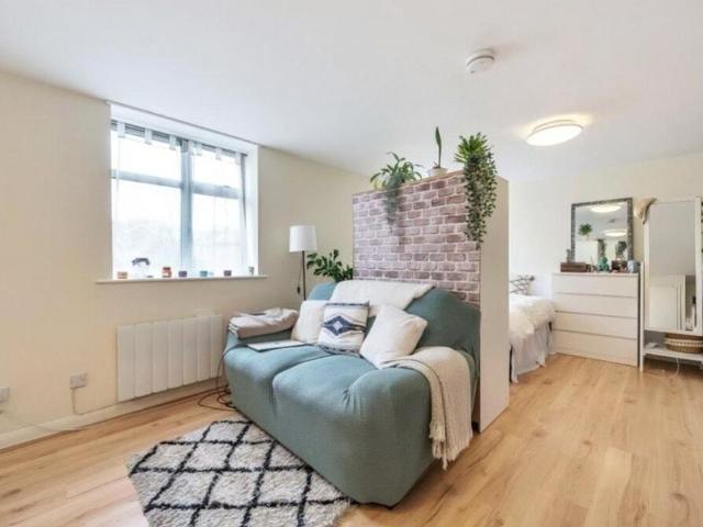 Apartment for rent in London Borough of Lewisham, Bell Green