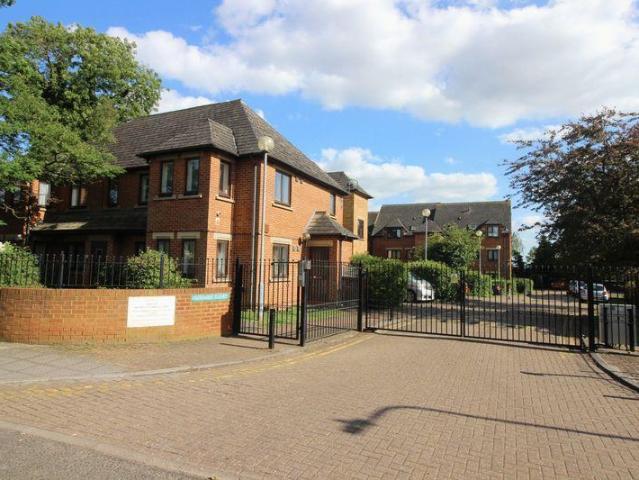 Flat for rent in Greater London