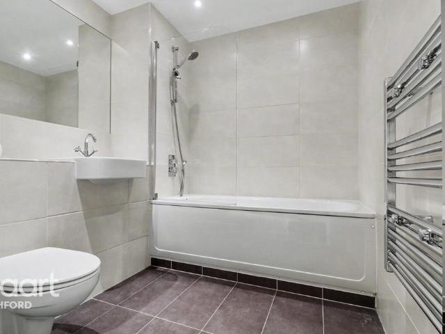 Flat for rent in Repton Manor, Bridgefield