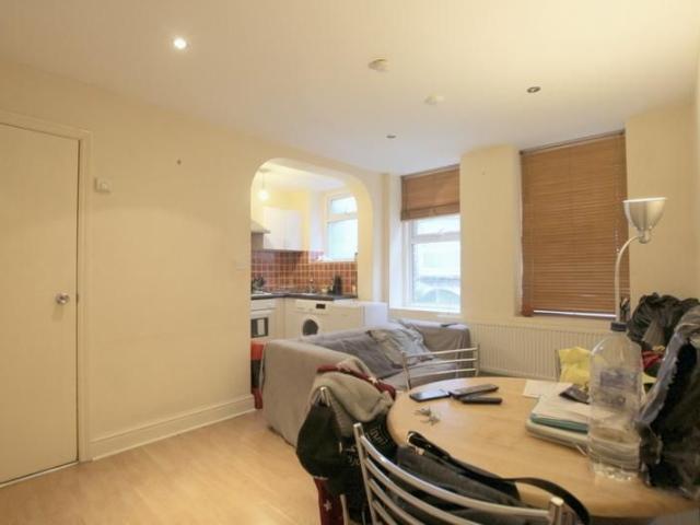 Apartment for rent in Roehampton, Greater London