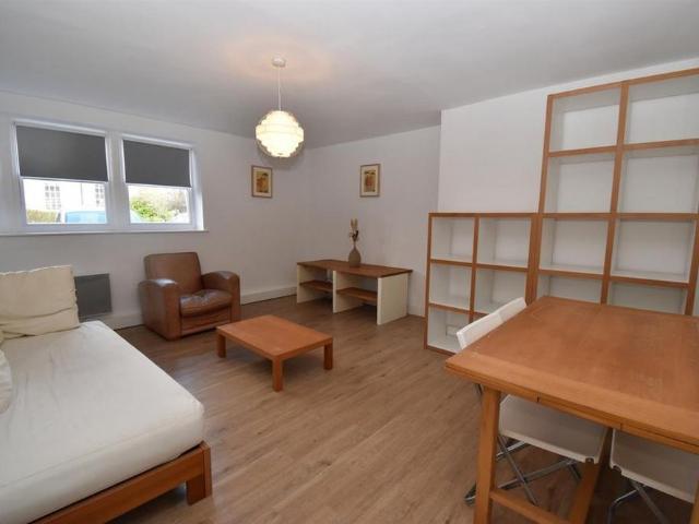 Apartment for rent in Sydenham, Green Close