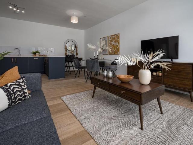 Apartment for rent in Ashley Park, Surrey