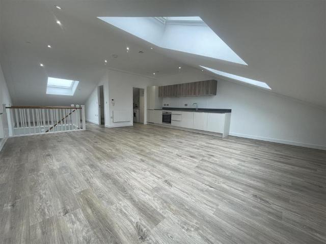 Flat for rent in Winklebury, Priest Down