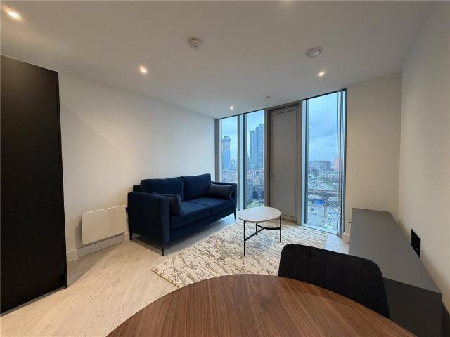 Flat for rent in Hulme, Georgia
