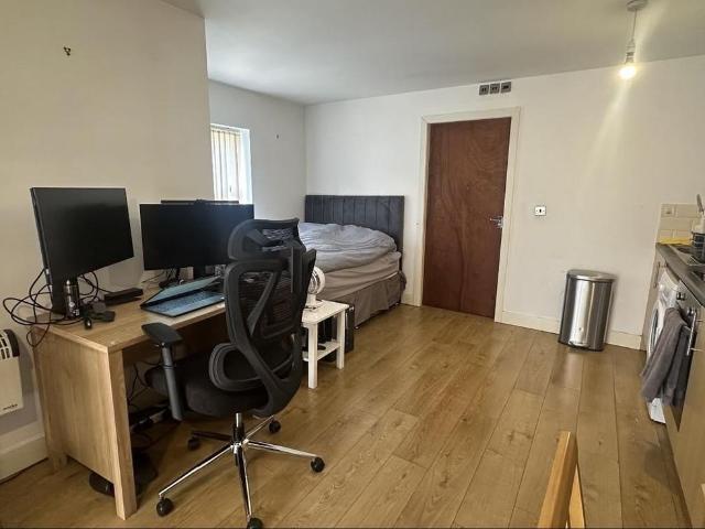 Apartment for rent in Hillhouse, Huddersfield