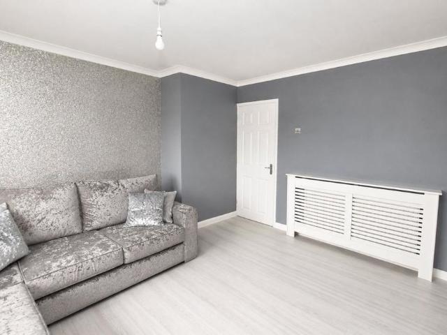 Apartment for rent in Harold Hill, Greater London