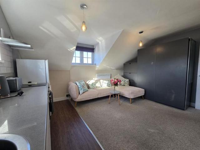 Apartment for rent in Brockencote, Wyre Forest