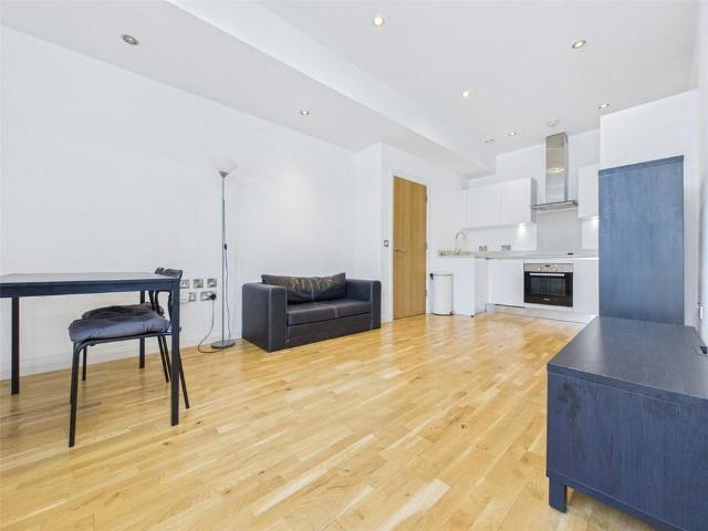 Apartment for rent in London Borough of Ealing, Greater London