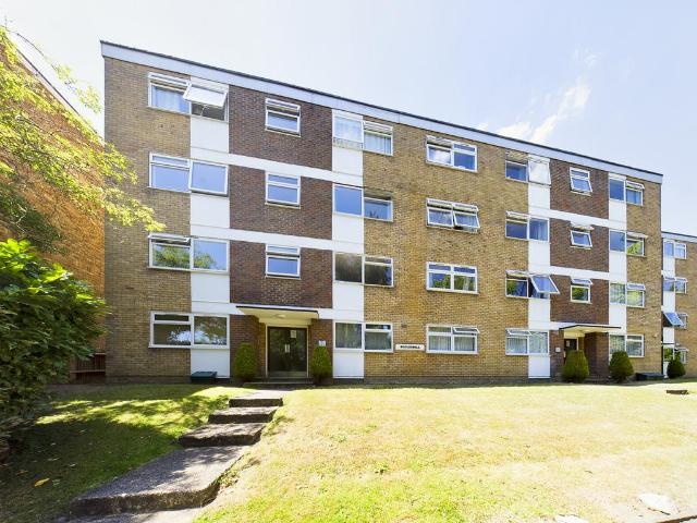 Flat for rent in Bromley, Shortlands