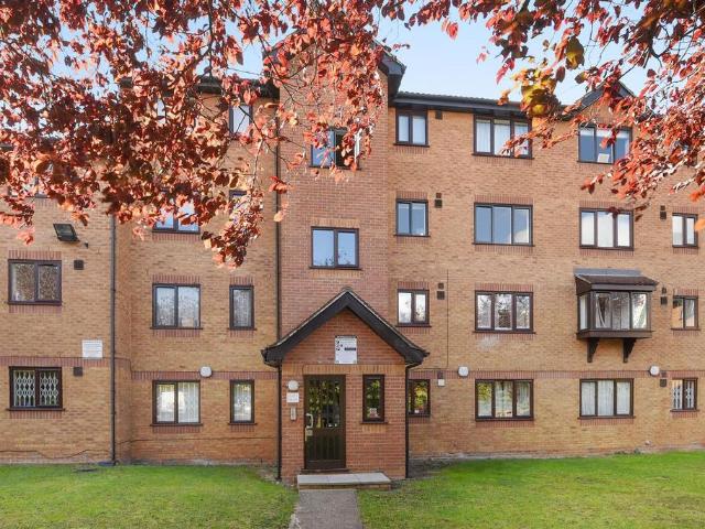 Flat for rent in London Borough of Lewisham, Greater London