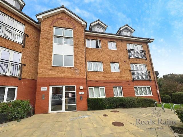 Flat for rent in Orrell Park, Calderstones