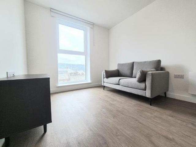 Apartment for rent in Woolshops, Calderdale
