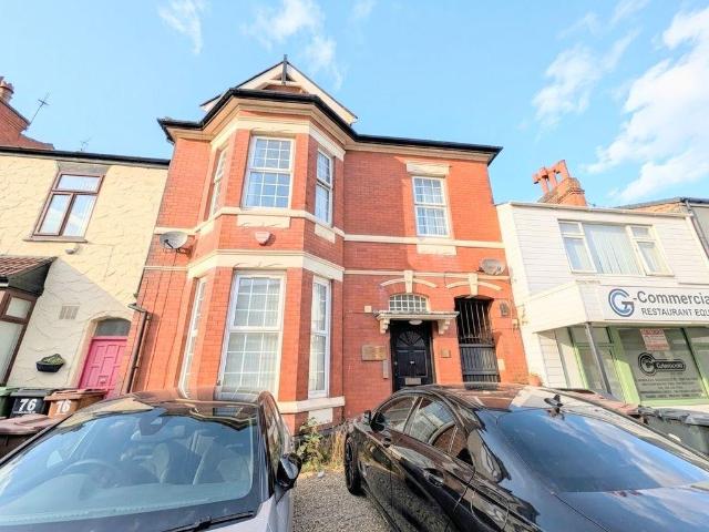 Flat for rent in Southport, Sefton