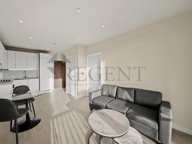 Flat for rent in Harrow Weald, Greater London