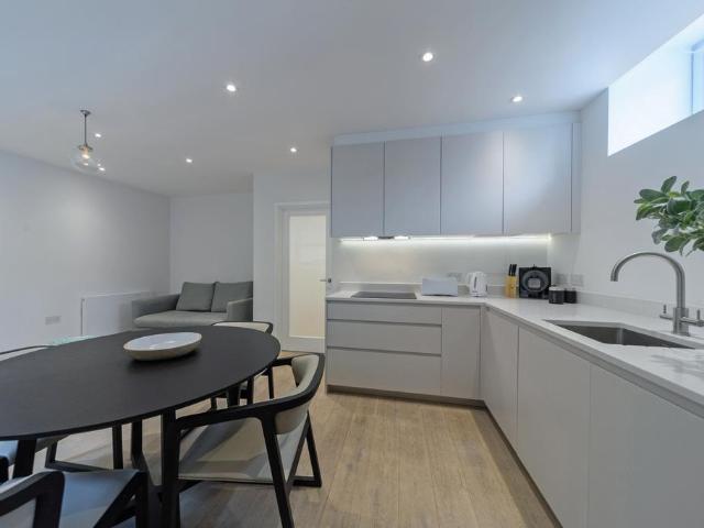 Flat for rent in Kensal Town, Bayswater
