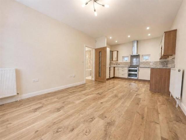 Apartment for rent in Sleepers' Hill, Hampshire