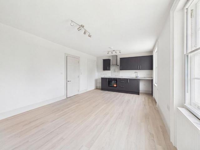Apartment for rent in Wotton, Gloucester
