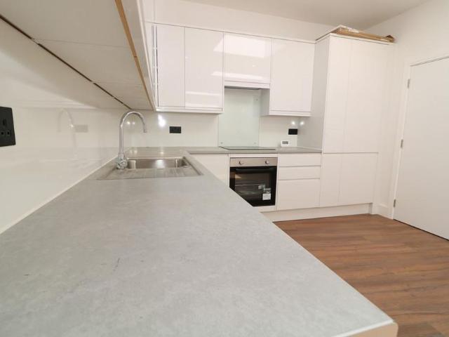 Apartment for rent in Pachesham Park, Surrey